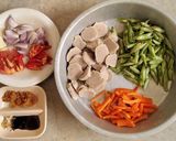 Foto langkah ke 1 dari resep Tumis (Buncis, Wortel, Bakso).