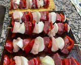 Foto del paso 2 de la receta: Brocheta de pollo, carne y verduras