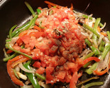 Foto del paso 6 de la receta: Espaguetis en salsa caprichosa