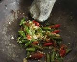 Foto langkah ke 2 dari resep Sambal Korek Cabe Rawit.