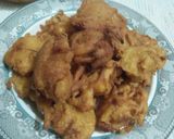 A picture of step 4 of Onion, cabbage pakora😃😃.