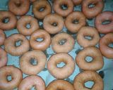 Foto langkah ke 9 dari resep Pinky Donat Eggless.
