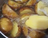 Foto langkah ke 1 dari resep Simple potato bake.