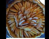 Une image de l'étape 3 de Tarte aux pommes sur lit de sucre de coco et framboises.