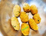 A picture of step 3 of Karnataka Style Lentil Dumplings with Spinach .