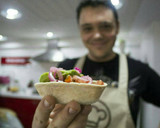 Foto del paso 8 de la receta: Tacos de pescado, con mahonesa de chipotle y pico de gallo
