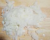 Foto del paso 1 de la receta: Hojaldre de bacalao con queso y cebolla