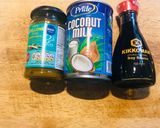 A picture of step 2 of Yellow Thai chicken curry.