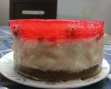 A picture of step 8 of Strawberry jelly and Dragonfruit cheese cake.