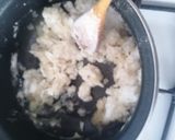 A picture of step 2 of Khichu pizzette.