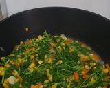 Foto langkah ke 6 dari resep Tumis bayam wortel jagung simpel.
