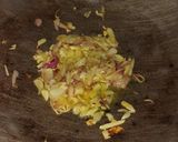 Foto langkah ke 2 dari resep Risol ragout ayam sayur creamy.
