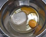 Foto langkah ke 2 dari resep Bolu Pisang 2 telur tanpa mixer.