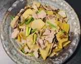 Hình bước làm 4 của món Dưa cải chua xào thịt heo