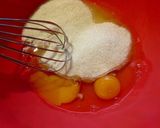 Une image de l'étape 2 de Cake aux pommes, cardamome et cannelle.