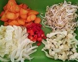 Foto langkah ke 1 dari resep Oseng sayur pelangi.
