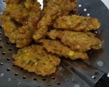 Foto langkah ke 3 dari resep #93. Bakwan Jagung Wortel.