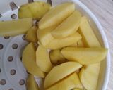 Foto langkah ke 1 dari resep Stik kentang keju.