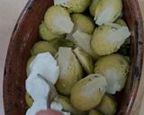 Foto del paso 2 de la receta: Repollitos de Bruselas en yogur, sobre base de avena y gratinados con queso