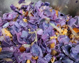 Foto del paso 5 de la receta: Lombarda con dátiles y nueces