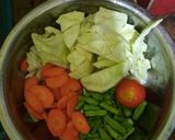 Foto langkah ke 1 dari resep Sayur sop ayam.