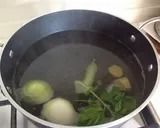 Foto del passaggio 1 della ricetta Spaghetti di calamaro con crema di piselli e rucola