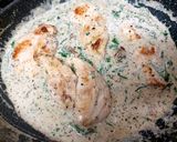 A picture of step 5 of Creamy Garlic Tuscan Chicken 😁.