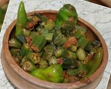 A picture of step 6 of Bhindi ki bhujiya.