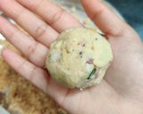 A picture of step 5 of Cheese balls.