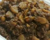 Foto langkah ke 2 dari resep Kentang kecap daging cincang.