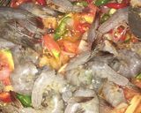 Foto langkah ke 3 dari resep Tumis Udang Pedas Manis.
