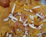 A picture of step 4 of Sooji aur besan ka halwa.