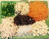 Hình bước làm 2 của món Nem trái đất vuông không thịt
