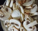 A picture of step 1 of Garlic mushroom masala.