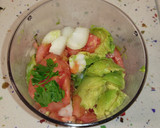 Foto del paso 9 de la receta: Aguacates rellenos de ensalada de remolacha y guacamole
