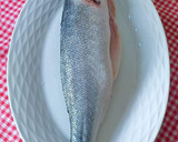 Foto del paso 1 de la receta: Cazuela de lubina en salsa gelatinosa de cabeza de merluza