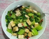 Foto langkah ke 10 dari resep Tumis sawi hijau + tahu putih.