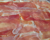 Foto del paso 3 de la receta: Enrollado de carne con jamón y queso