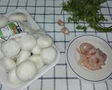 Foto del paso 1 de la receta: Champiñones rellenos de gambas