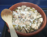 Foto del paso 2 de la receta: Cazuela de champiñón con gambas
