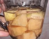 Foto del paso 1 de la receta: Agua de melón y guayaba