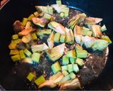 Foto del passaggio 1 della ricetta Involtini di tacchino ai carciofi