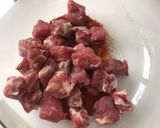 Foto langkah ke 2 dari resep Cajun Butter Steak Bites.