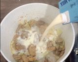 Foto langkah ke 3 dari resep Creamy Mushroom Sauce.