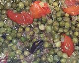 A picture of step 2 of Matar pulau with dill leaves.
