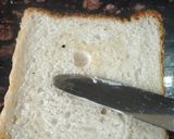 A picture of step 4 of Tricolor Toast.