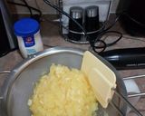 A picture of step 1 of Pineapple Dessert.
