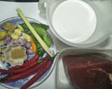 A picture of step 1 of Beef Rendang.