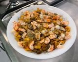 Une image de l'étape 18 de Nouilles aux crevettes et champignons au gingembre et curry.