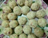 A picture of step 5 of Yam balls.